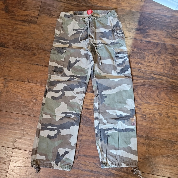 Mossimo Wide Leg Camo Cargo Pants 9 - Picture 2 of 12